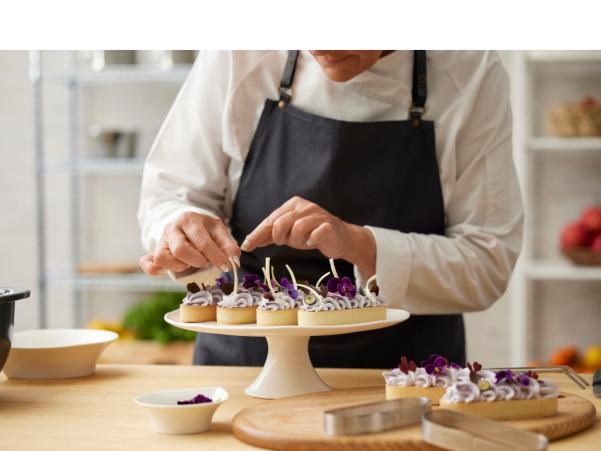 BITZ Blomsterbergs Cake Stand Dia. 30 X 10 Cm White