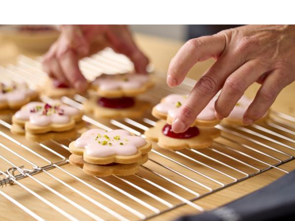 BITZ Blomsterbergs Cooling Rack Foldable 48 X 32.5 X 1.5 Cm Steel