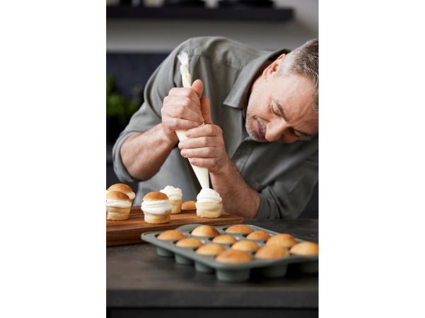 BITZ By Tareq Taylor Pecan Muffin Pan For 12 Pcs. 33 X 24 X 4.3 Cm Forest Green