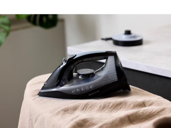 BITZ Nordic Sense Cordless Steam Iron 2400 Watt Black/Grey