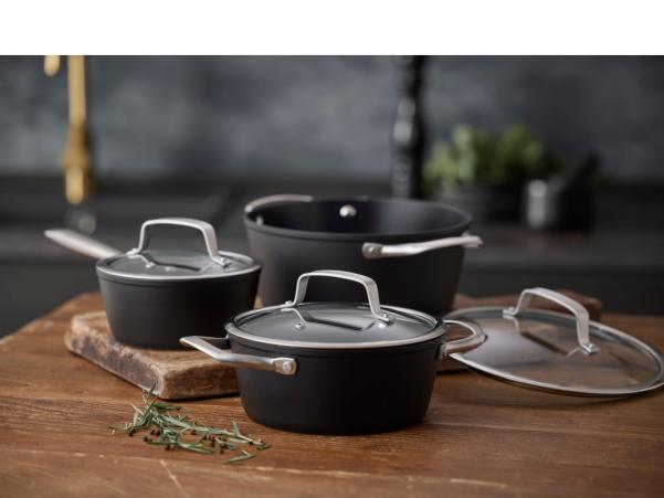 BITZ Pillivuyt Gourmet Travo Pot With Glass Lid Dia 24 Cm 3.8 Liter Black