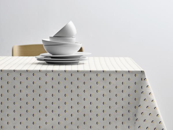 BITZ Södahl Tulip Acrylic tablecloth w. antislip 140 cm Yellow