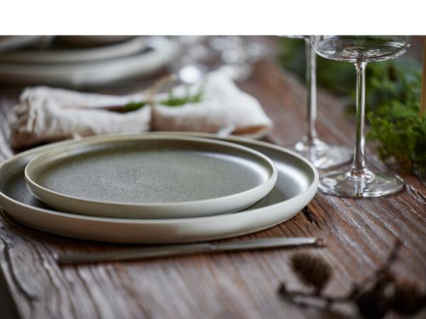 BITZ Studio Round North Lunch Plate Dia 21 Cm Matte White/Matte Moss