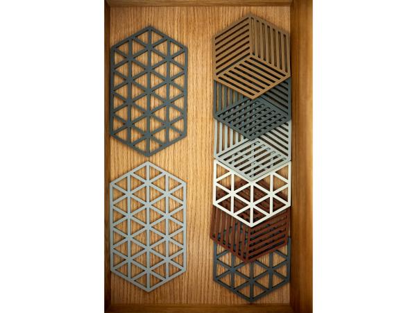 BITZ Zone Denmark Hexagon Trivet 16 X 14 X 0.9 Cm Dark Camel