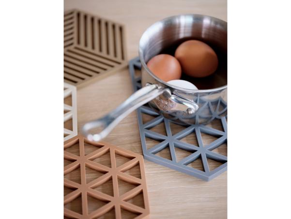BITZ Zone Denmark Hexagon Trivet 16 X 14 X 0.9 Cm Dark Camel