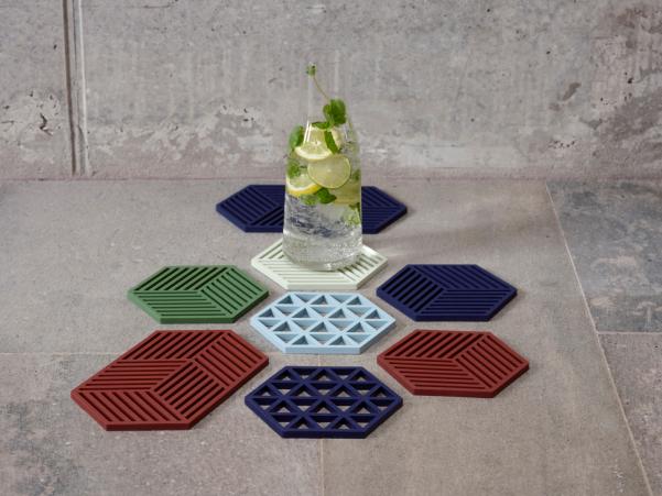 BITZ Zone Denmark Hexagon Trivet 24 X 14 X 0 9 Cm Burgundy