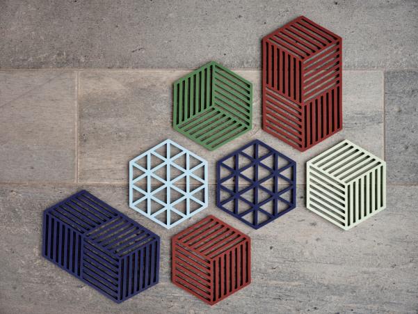 BITZ Zone Denmark Hexagon Trivet 24 X 14 X 0 9 Cm Burgundy