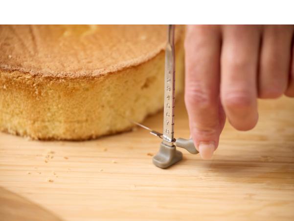 BITZ Blomsterbergs Adjustable Cake Leveller Latte