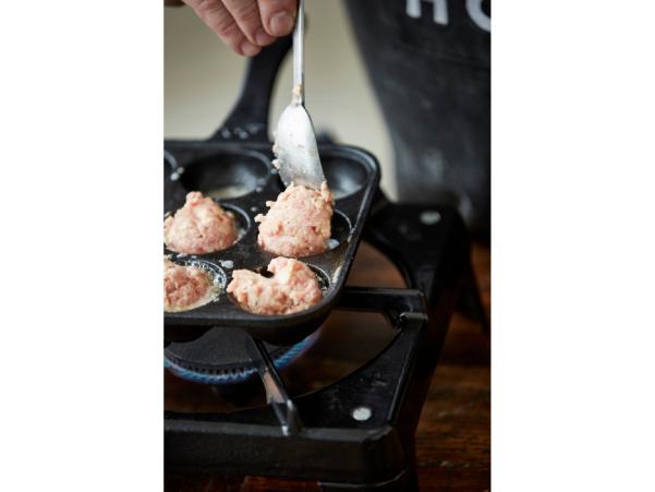 BITZ HOLM Pancake Puffs Pan 33 X 19 X 4 6 Cm Black