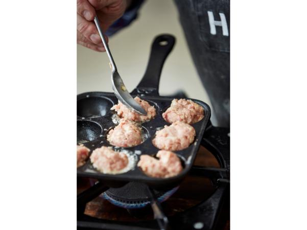 BITZ HOLM Pancake Puffs Pan 33 X 19 X 4 6 Cm Black
